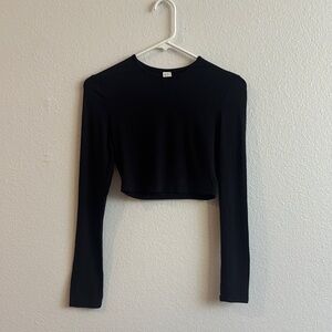Amazon Basics Classic Black Long Sleeve Crop Top